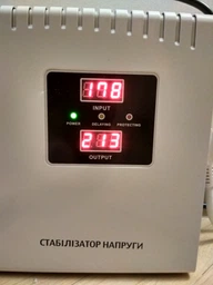 Стабілізатор напруги EnerGenie 2000 ВА (EG-AVR-DW2000-01) фото від покупців 15