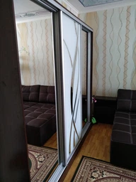 Шкаф купе Luxe Studio Стандарт-1 Зеркало с Пескоструем-9 2100x2100x450 трехдверный (32189) фото от покупателей 2