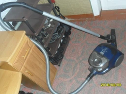 Пылесос без мешка PHILIPS PowerPro Compact FC8471/01