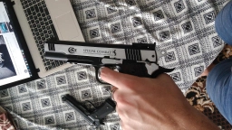Пневматичний пістолет Umarex Colt Special Combat Classic (5.8096) фото від покупців 1