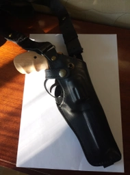 Револьвер Zbroia Profi 4.5" (черный/бук) фото от покупателей 8