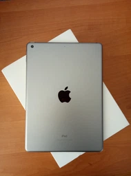 Планшет Apple iPad A1893 New 2018 Wi-Fi 32GB Space Gray (MR7F2) фото от покупателей 5