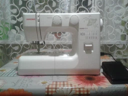 Швейна машина Janome Juno 513