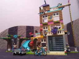 Конструктор LEGO Friends Будинок дружби 722 деталі (41340) фото від покупців 8