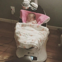 Укачивающий центр 4Moms Mamaroo Multi Plush (817980016903) фото от покупателей 2