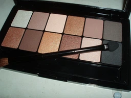 Палитра теней для век Maybelline New York 9.6 г Nudes (3600531199081) фото от покупателей 15