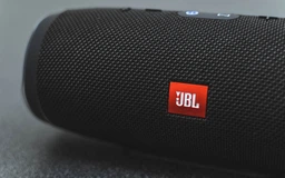Акустична система JBL Charge 3 Black (JBLCHARGE3BLKEU) фото від покупців 1