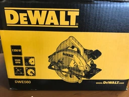 Пила циркулярна DeWalt DWE560