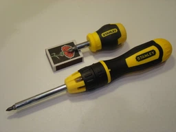 Отвертка Stanley Multibit реверсивная с 10-ю сменными битами (0-68-010) фото от покупателей 12