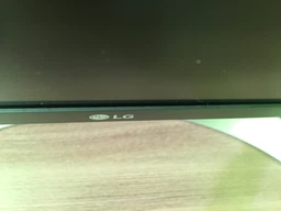 Монитор 27" LG 27UD68-W