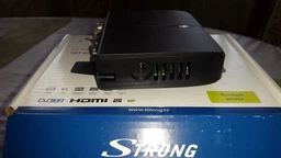 ТВ-ресивер DVB-T2 Strong SRT 8204 (8717185449839) фото від покупців 4