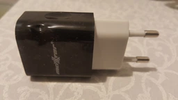 Сетевое зарядное устройство Maxxter UC-22A White-Black фото от покупателей 4