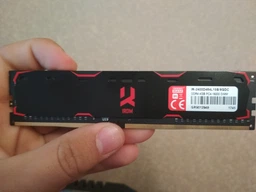Оперативная память Goodram DDR4-2400 4096MB PC4-19200 IRDM Black (IR-2400D464L15S/4G) фото от покупателей 6