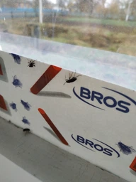 Липка стрічка від мух та тарганів Bros 100 шт фото від покупців 3