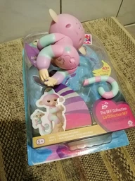 Интерактивная гламурная ручная обезьянка WowWee Fingerlings Эшли с мини-обезьянкой (W3540/3542) (771171135425) фото от покупателей 8