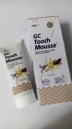 Крем для зубів - GC Tooth Mousse Vannilla 35ml (606395-85811) фото від покупців 19