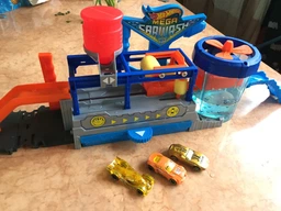 Игровой набор автотрек Hot Wheels Измени цвет Бешеная автомойка (08879616390889) (FTB66) фото от покупателей 1