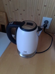 Електрочайник ELECTROLUX EEWA 7700 W фото від покупців 4