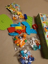 Конструктор LEGO DUPLO Семейный парк аттракционов 61 деталь (10841) фото от покупателей 13