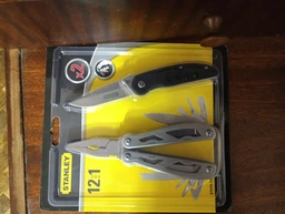 Мультитул Stanley Multitool 12 в 1 с чехлом (STHT0-71028)
