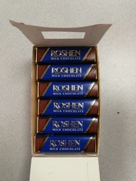 Упаковка шоколадных батончиков Roshen Батон молочно-шоколадный с начинкой крем-брюле 43 г х 30 шт (4823077613647) фото от покупателей 1