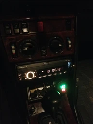 Мультимедийный центр Shuttle SDUM-7060