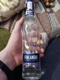 Алкогольний напій Finlandia Чорна смородина 0.5 л 37.5% (5099873001899) фото від покупців 3