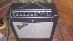 Комбоусилитель Fender Mustang I (V.2) (230-0106-900) фото от покупателей 3