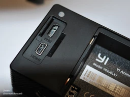 Видеокамера Xiaomi Yi Sport Black (Международная версия) + Селфи-монопод Xiaomi в подарок фото от покупателей 18