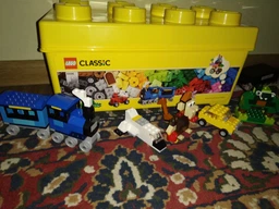 Конструктор LEGO Classic Коробка кубиків LEGO для творчого конструювання середнього розміру 484 деталі (10696)