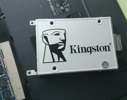 SSD диск Kingston SSDNow UV400 240GB 2.5" SATAIII TLC (SUV400S37/240G) фото від покупців 6