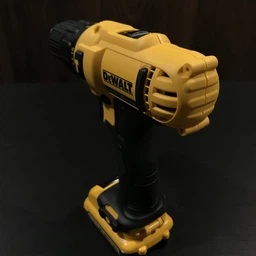 Дриль-шурупокрут ударний акумуляторний DeWalt XR 12 В з 2 АКБ 2 А·год і ЗП (DCD716D2-QW) фото від покупців 3