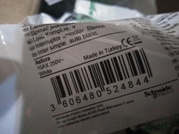 Розетка Schneider Electric Asfora без заземляющего контакта Белая с рамкой (EPH3000121) фото от покупателей 8
