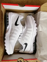 Мужские кроссовки Nike Air Max Invigor 749680-005 40.5 (7.5US) 25.5 см Wolf Grey/White (820652977563) фото от покупателей 7