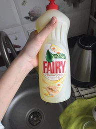 Засіб для миття посуду Fairy Sensetive ромашка 900 мл фото від покупців 1