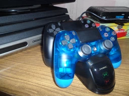 Двойная зарядная станция DOBE для геймпадов PlayStation (PS4 / PS4 Slim / PS4 Pro) Dualshock 4 с LED индикатором Черная фото от покупателей 10