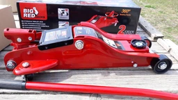 Профессиональный подкатной домкрат Torin T825010R низкий профиль 2 т (CE)/2.5 т (ASME) с поворотной ручкой 89-359 мм фото от покупателей 15
