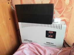 Стабілізатор напруги EnerGenie EG-AVR-DW5000-01 5000 ВА фото от покупателей 6