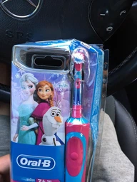 Электрическая зубная щетка Oral-B Stage Power/Frozen (4210201154709) фото от покупателей 2