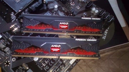 Модуль памяти AMD DDR4 8Gb 2400MHz Radeon R7 (2x4GB) (R7S48G2400U1K) фото от покупателей 3