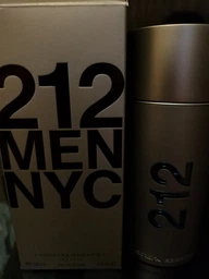 Туалетна вода для чоловіків Carolina Herrera 212 Men 50 мл (8411061896259) фото від покупців 7