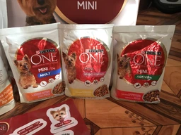 Вологий корм для собак малих порід із зайвою вагою Purina One Mini Weight control pouch 100 г (індичка) фото от покупателей 7
