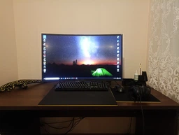 Mонитор 31.5" Samsung Curved C32HG70 (LC32HG70QQIXCI) - частота обновления 144 Гц фото от покупателей 15