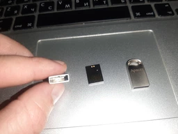 Флеш память USB Apacer AH115 64GB USB 2.0 Silver (AP64GAH115S-1) фото от покупателей 3