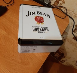 Віскі Jim Beam White 4 роки витримки 0.7 л 40% + 2 келихи в залізній коробці (5060045588715) фото від покупців 3