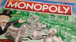 Настільна гра Hasbro Монополія німецькою (5010993916719)