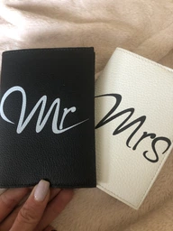 Обкладинки на паспорт для пари Mr і Mrs з чорної й білої екошкіра Unique Covers(180 Passport Holder) фото від покупців 2