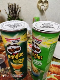 Чипсы Pringles Sour Cream & Onion Сметана-лук 165 г (0.165 кг) (5053990101597) фото от покупателей 9