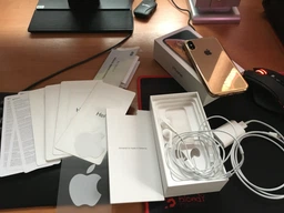 Мобильный телефон Apple iPhone Xs 64GB Gold (MT9G2) Официальная гарантия фото от покупателей 12