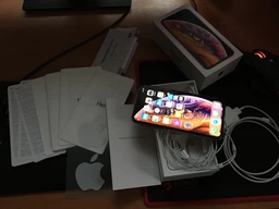 Мобильный телефон Apple iPhone Xs 64GB Gold (MT9G2) Официальная гарантия фото от покупателей 11